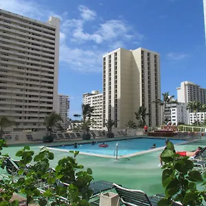 Aparthotel Aston At The Waikiki Banyan