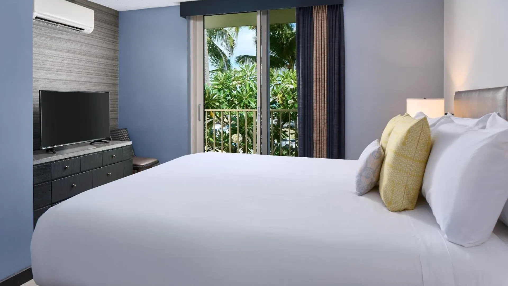 ***  Kaimana Beach Hotel Honolulu United States